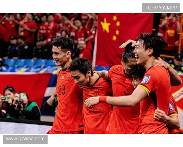 中国男足再创佳绩主场逆转取胜展现团队精神与坚韧意志