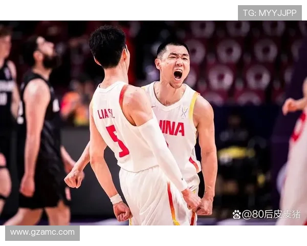 中国男篮逆袭战胜澳大利亚重返亚洲杯决赛 关键时刻李凯尔连得7分助力胜利