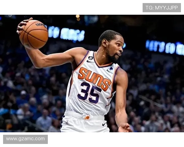 太阳队新赛季目标明确:布克领衔阵容,杜兰特追求总冠军梦想 太阳队新赛季目标明确:布克领衔阵容,杜兰特追求总冠军梦想