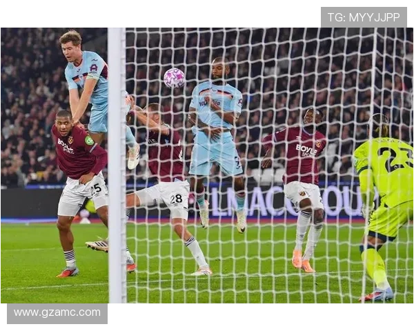 西汉姆联俱乐部主场再创佳绩新援闪耀全场球队士气高涨迎战强敌