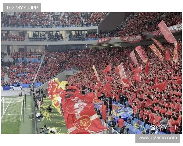 中国男篮迎战澳大利亚备战世界杯 新星表现抢眼引发球迷热议