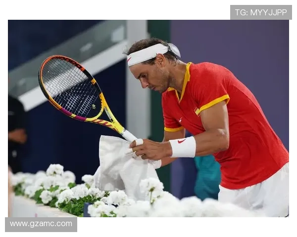 网球巨星纳达尔宣布2025赛季将是职业生涯最后一赛季，球迷为之感动