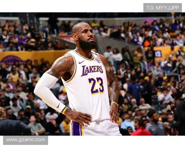 詹姆斯创历史新纪录 勇士逆转击败湖人迎来赛季首胜