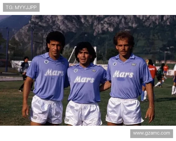 那不勒斯足球俱乐部崛起之路：从辉煌历史到现代竞技的全面探索